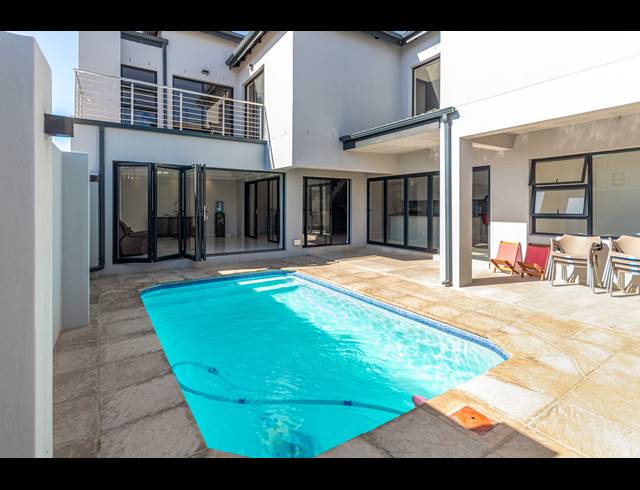 5 BEDROOM FREEHOLD FOR SALE IN SAGEWOOD